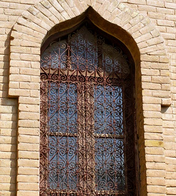Fenêtre de l'église protestante - Cliquez pour voir l'image en taille réelle