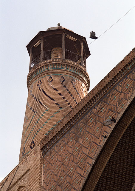 Minaret de l'iwan sud-ouest - Cliquez pour voir l'image en taille réelle