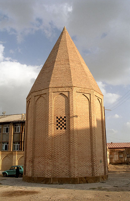 Borj-e Qorbân 2 - Cliquez pour voir l'image en taille réelle
